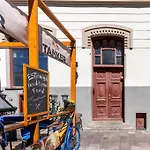 2br 98m2 Old Town With Pool Table And Free Parking!