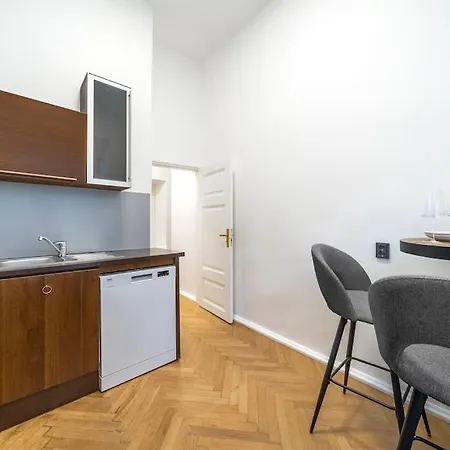 Apartment 2br 98m2 In Old Town With View And Free Parking! *