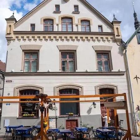 2br 98m2 Old Town With Pool Table And Free Parking! Tallinn