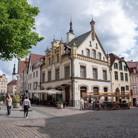 2br 98m2 In Old Town With View And Free Parking!