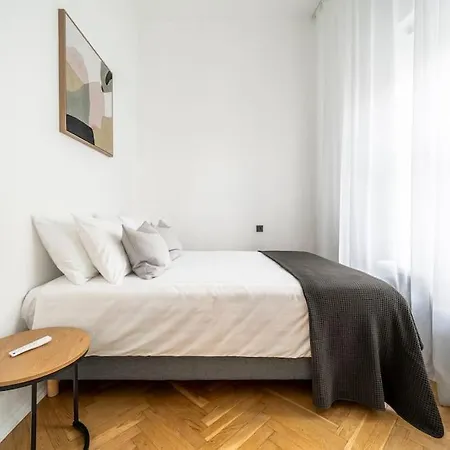 2br 98m2 In Old Town With View And Free Parking!