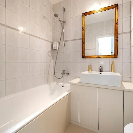 Apartment 2br 98m2 In Old Town With View And Free Parking!