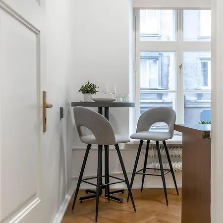 Apartment 2br 98m2 In Old Town With View And Free Parking! *