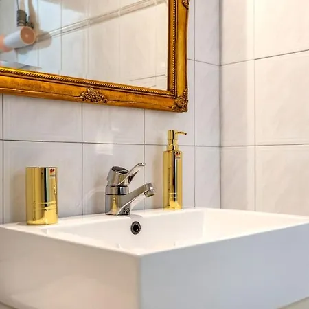 Apartment 2br 98m2 In Old Town With View And Free Parking!