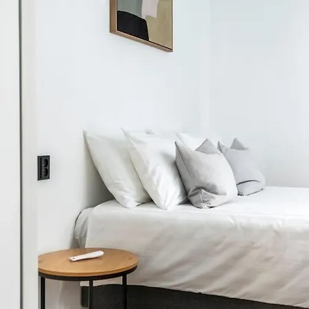 Apartment 2br 98m2 In Old Town With View And Free Parking!