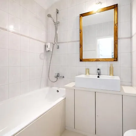 2br 98m2 In Old Town With View And Free Parking!