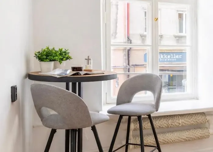 2br 98m2 Old Town With Pool Table And Free Parking!