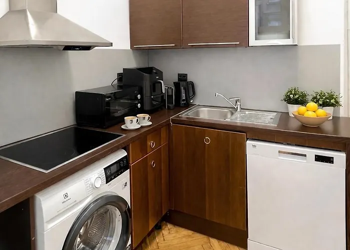 2br 98m2 Old Town With Pool Table And Free Parking! *