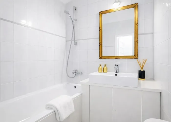 2br 98m2 Old Town With Pool Table And Free Parking! *