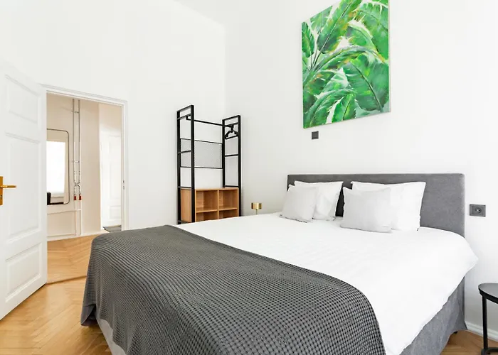 Appartamento 2br 98m2 In Old Town With View And Free Parking! *